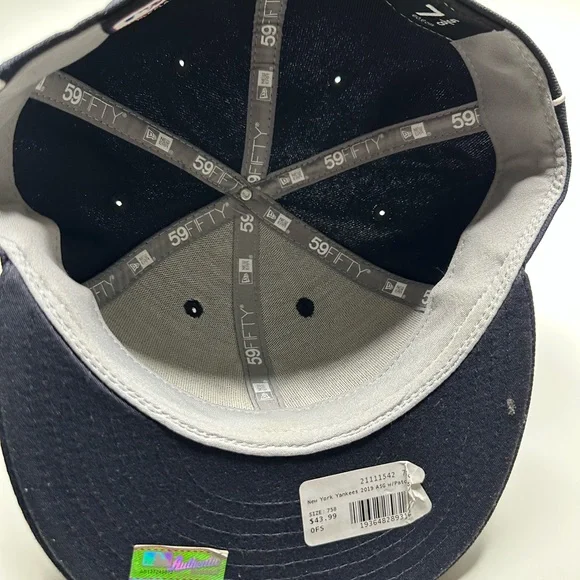 New Era Navy Blue NY Yankees Cap - Picture 6 of 6